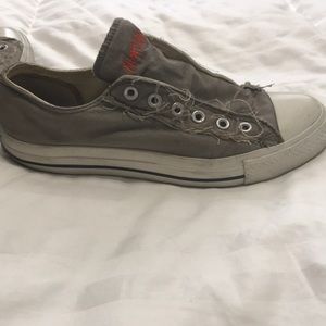 Men’s all star chuck Taylor’s.